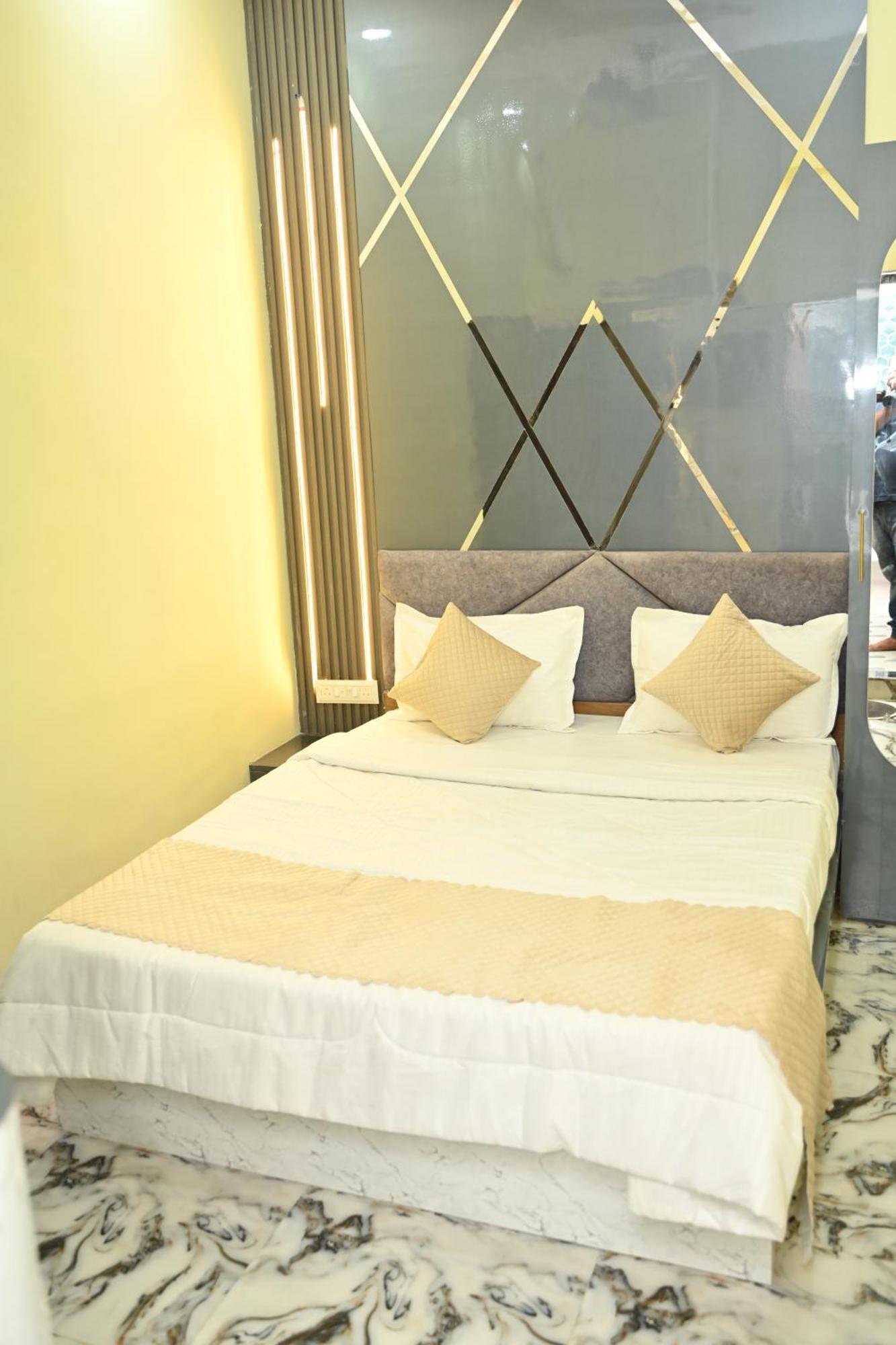Hotel The Vintage Plaza Baripada Exterior foto